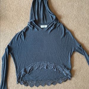 abercrombie & fitch cropped light sweatshirt